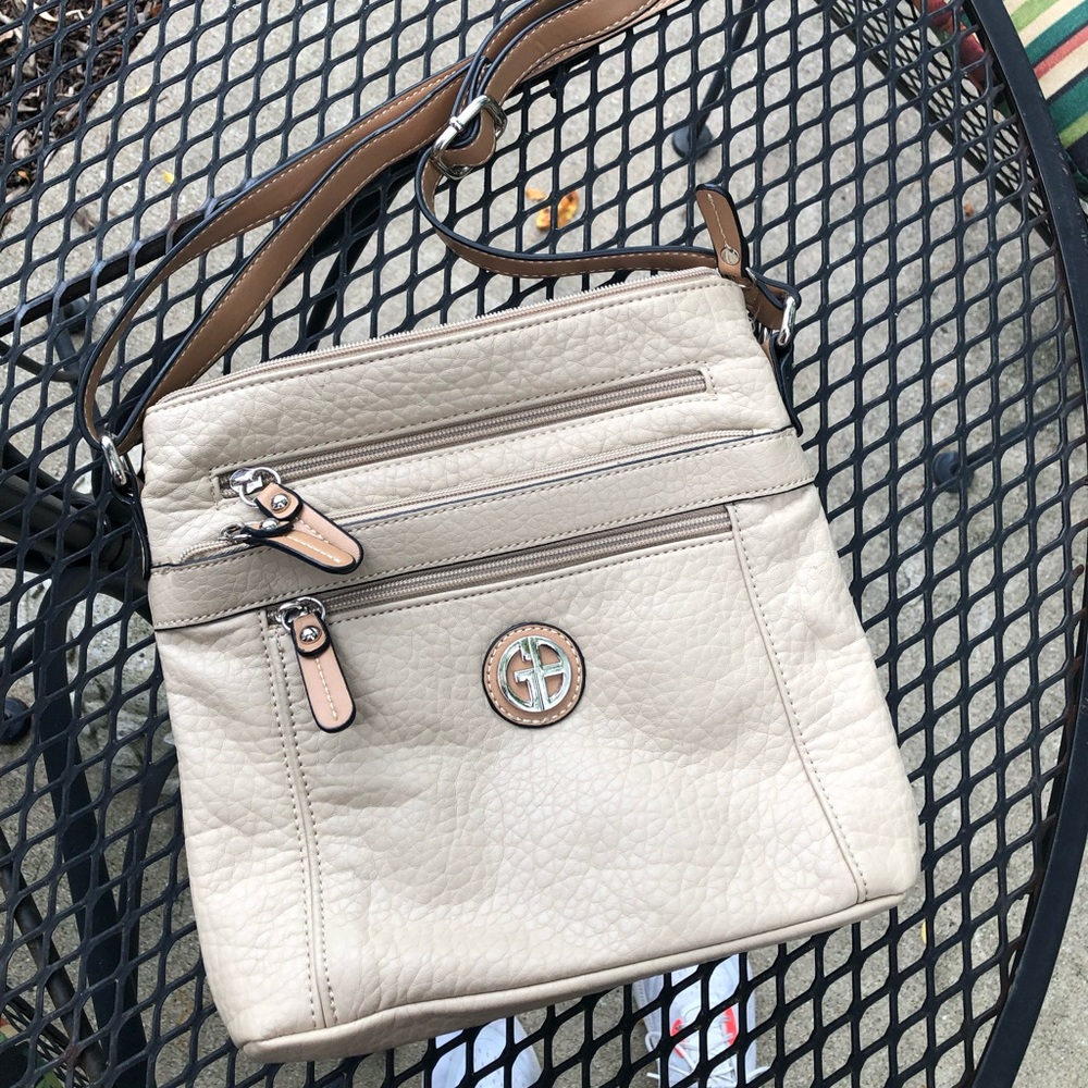 Giani Bernini Cream Leather Purse